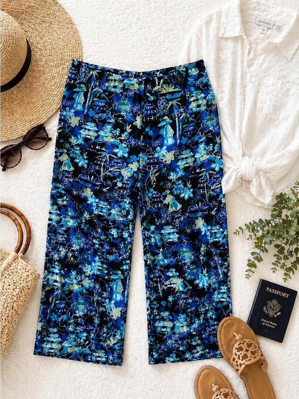 Chico’s Travel Pants Size 1 (US 8-10) Asian Print Cropped Pull On Wrinkle Free